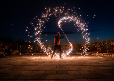 Tűzzsonglőr előadás - Tortadísz helyett